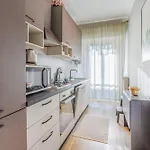 Cosmopolitan House - Modern Bocconi Apartament