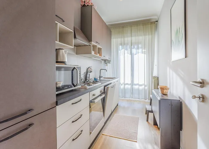 Cosmopolitan House - Modern Bocconi Apartmán